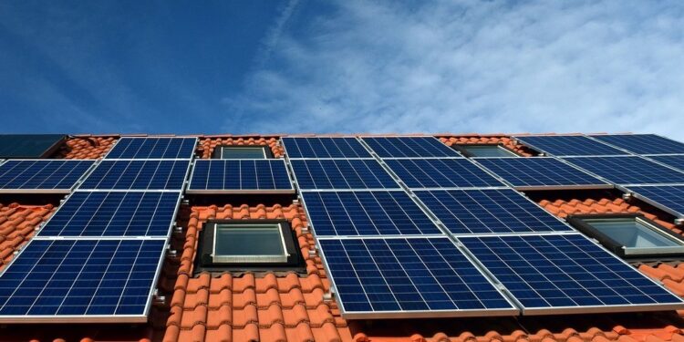 La Junta destina 38 millones de euros en ayudas para renovar las instalaciones de climatización y fomentar el autoconsumo energético