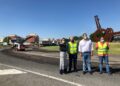 Las obras de pavimentación de la rotonda de Las Llaves completan la renovación de los accesos al municipio y a la A-50