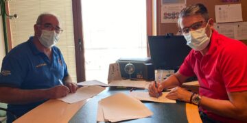 El Club Deportivo recibe la subvención municipal de 18.000 euros para seguir fomentando la práctica deportiva