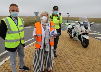 La DGT lanza una campaña sobre distracciones al volante