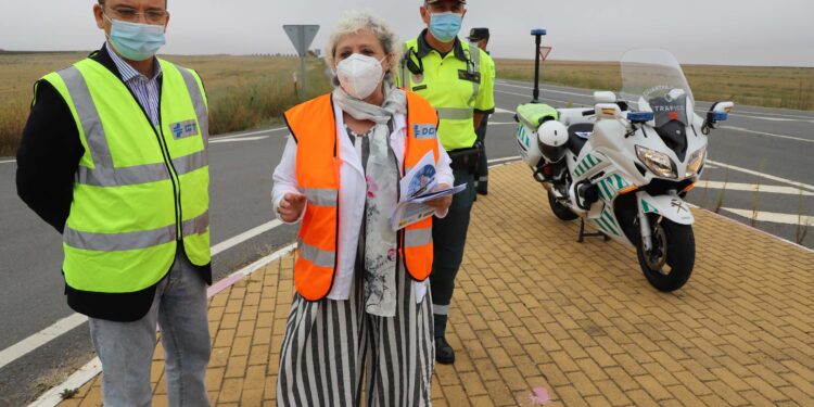 La DGT lanza una campaña sobre distracciones al volante