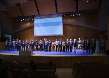 Reencuentro y emoción en el Día de la Provincia para homenajear a los dos médicos que perdieron la vida en su lucha contra la pandemia