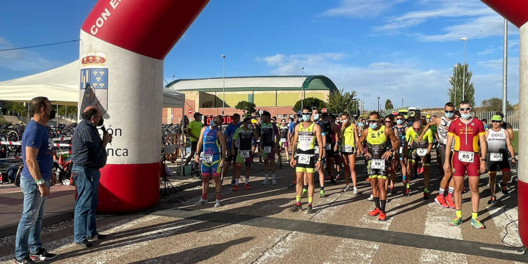Una carrera con corazón: Recuerdo y solidaridad en el Duatlón Cross de Carbajosa