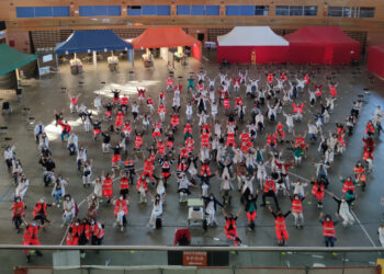 Homenaje entre los sanitarios antes del cierre del Multiusos como centro de vacunación