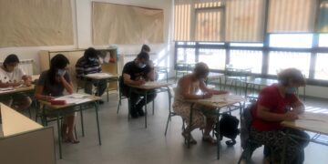 Medio centenar de aspirantes realiza la primera prueba de la oposición para la plaza de auxiliar técnico de biblioteca