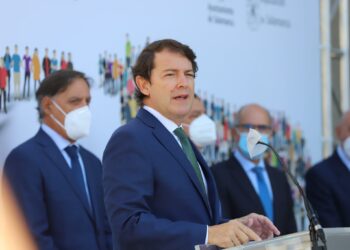 Primeras imágenes de la llegada de autoridades al recinto ferial de Salamaq 21