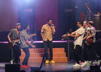 La buena onda de La Pegatina encandila al público del CAEM