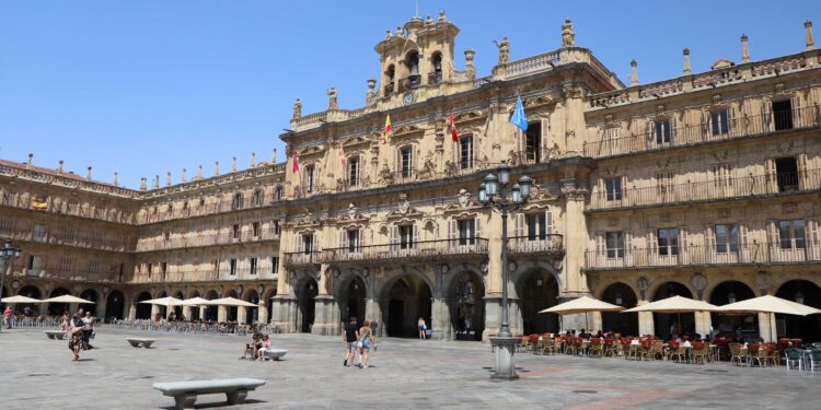 Oferta formativa para los mayores con una quincena de propuestas online