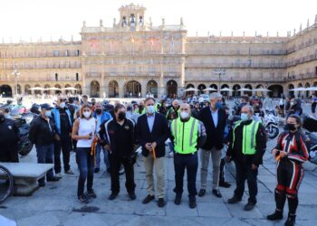 La Plaza Mayor, escenario de la concentración y punto de partida de la ‘Ruta de Ferias’ del Motoclub Ruedas Charras