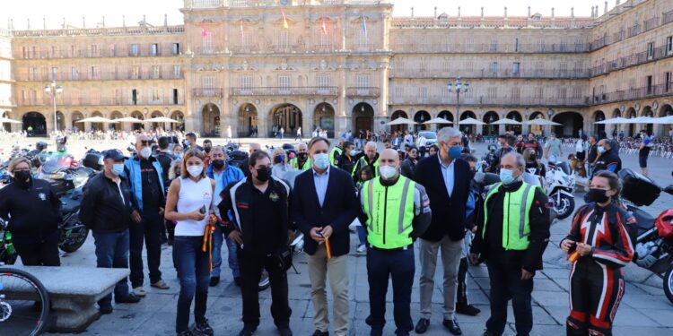La Plaza Mayor, escenario de la concentración y punto de partida de la ‘Ruta de Ferias’ del Motoclub Ruedas Charras
