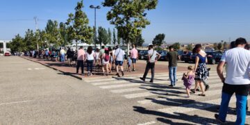 Primeras colas para acceder a la Feria Salamaq 21