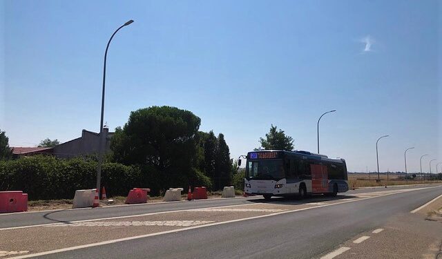 El camino a Villares quedará cortado al tráfico a partir de mañana por las obras de la rotonda de acceso a Aldeaseca
