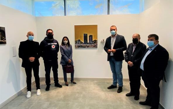 Los residuos electrónicos convertidos en arte en la sala de exposiciones ‘Miguel Delibes’