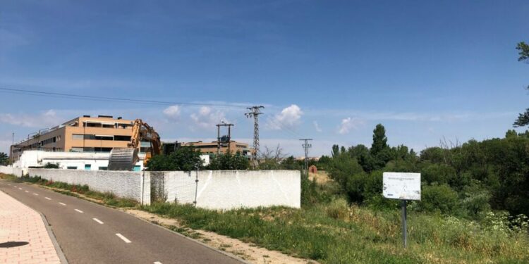 La antigua depuradora de Santa Marta no se derribará y seguirá formando parte del paisaje urbano del municipio