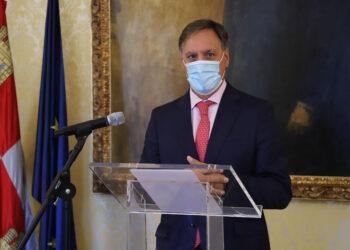 Alejandro Marcos, triunfador de la pasada feria taurina, recibe el premio a la ‘Mejor Faena’