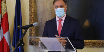 Alejandro Marcos, triunfador de la pasada feria taurina, recibe el premio a la ‘Mejor Faena’