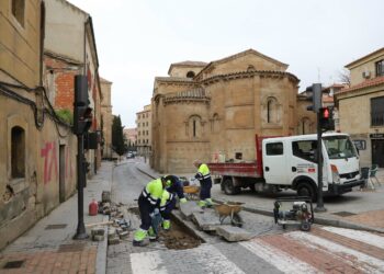 La calle Arroyo de Santo Domingo se cortará al tráfico el lunes por avería en la red de agua