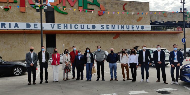 Una docena de marcas están presentes en la II Feria del Vehículo Seminuevo