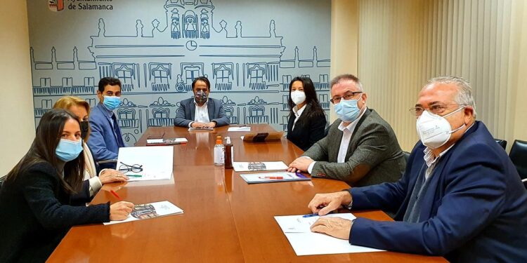 La Mesa del Español se reúne en busca de nuevas estrategias de promoción