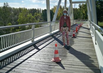 Puesta a punto y protección para el invierno de la pasarela que une la Isla del Soto con la Aldehuela