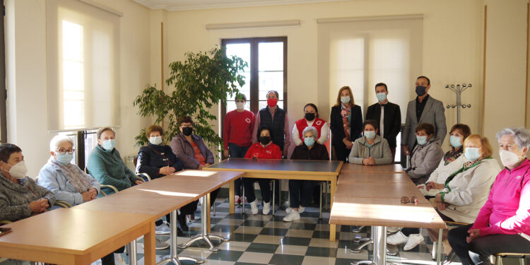 Vuelven los ‘Paseos Saludables’ con Cruz Roja para mantener a los vecinos sanos y en forma