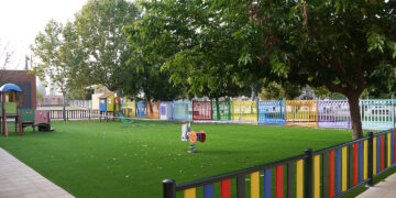 Los pequeños de Infantil del colegio Pablo Picasso estrenan patio