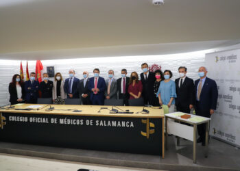 Toma de posesión de la nueva directiva del Colegio Oficial de Médicos de Salamanca, encabezada por Santiago Santa Cruz