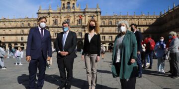 El ministro Escrivá adelanta en Salamanca que las ONG que se registren como colaboradoras del Ministerio de Inclusión podrán certificar el Ingreso Mínimo Vital a personas sin hogar