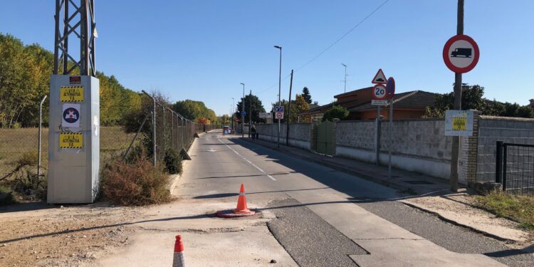 La Diputación ejecuta la pavimentación del tramo inicial de acceso a Cabrerizos a través de Las Dunas