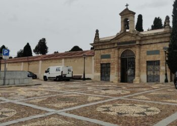 El dispositivo especial de tráfico y control de acceso a los cementerios se mantiene hasta el 2 de noviembre