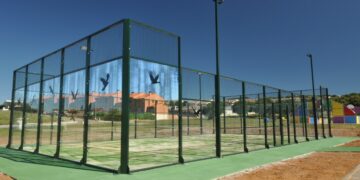 Una ordenanza regulará el uso de las pistas de pádel del municipio