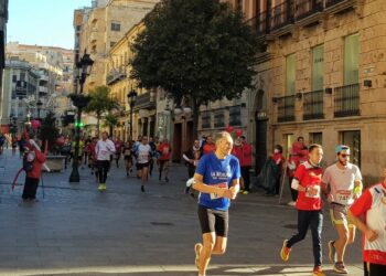 Las calles se llenan de solidaridad con la ‘Carrera de los 1.000 pasos’ de Aviva