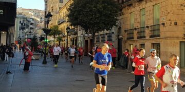 Las calles se llenan de solidaridad con la ‘Carrera de los 1.000 pasos’ de Aviva