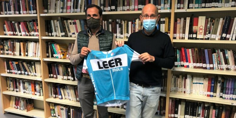 Viaje en bici a Zamora para devolver un libro y celebrar el Día de la Biblioteca