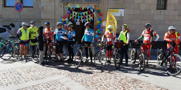 Objetivo cumplido: el libro prestado ya está en la Biblioteca Pública de Zamora