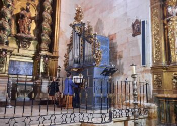 ‘Los Sonidos Centenarios’ del órgano dominan el ambiente en la iglesia de San Silvestre