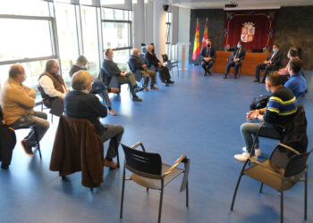 Fernández Mañueco se reúne con los alcaldes de la zona básica de Salud de Calzada