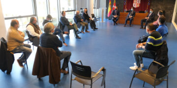 Fernández Mañueco se reúne con los alcaldes de la zona básica de Salud de Calzada