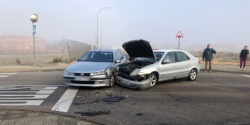 Colisión en el Camino del Canal con dos vehículos implicados