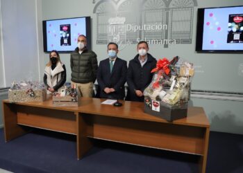 La Diputación promociona los productos salmantinos en las cestas de Navidad de ‘Salamanca en Bandeja’