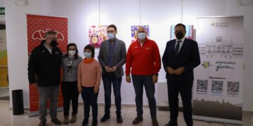 El Taller de Artes Plásticas y Visuales de AVIVA expone las obras de 16 jóvenes