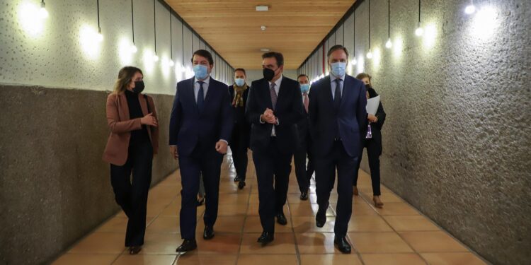 La Junta anuncia la bajada del número de alumnos por clase para el próximo curso