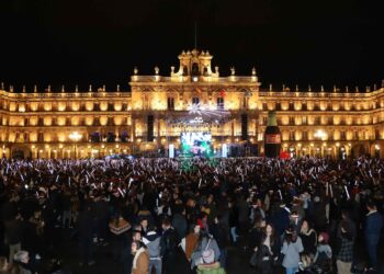 Salamanca mantiene el dispositivo policial y de limpieza a pesar de la suspensión de la Nochevieja Universitaria