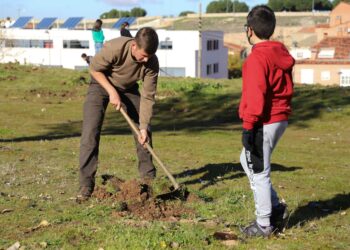 Taller para la plantación de frutales en el Parque de los Jerónimos