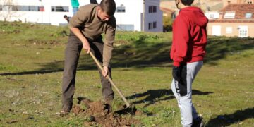 Taller para la plantación de frutales en el Parque de los Jerónimos