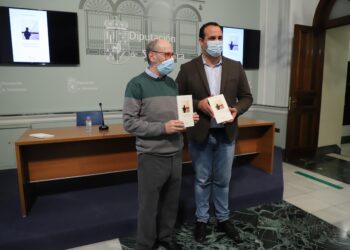 ‘Para el adiós tengo ya la música puesta’ recoge 70 poemas de César Real