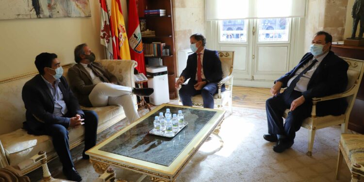 La Cámara de Comercio de Madrid se une a la petición para recuperar todas las frecuencias ferroviarias