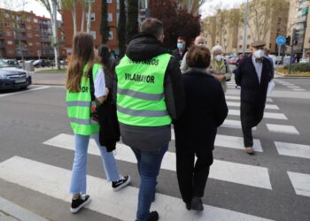 El Consistorio fletará autobuses gratuitos para que los mayores de 70 años acudan a Villares a vacunarse