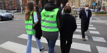 El Consistorio fletará autobuses gratuitos para que los mayores de 70 años acudan a Villares a vacunarse