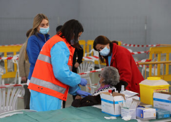 Campaña de doble vacunación para mayores de 75 años